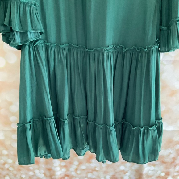 Saints + Secrets Green Dress - Picture 3 of 9